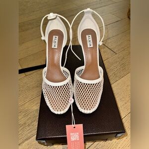 Alaia high fishnet pumps in white size 40